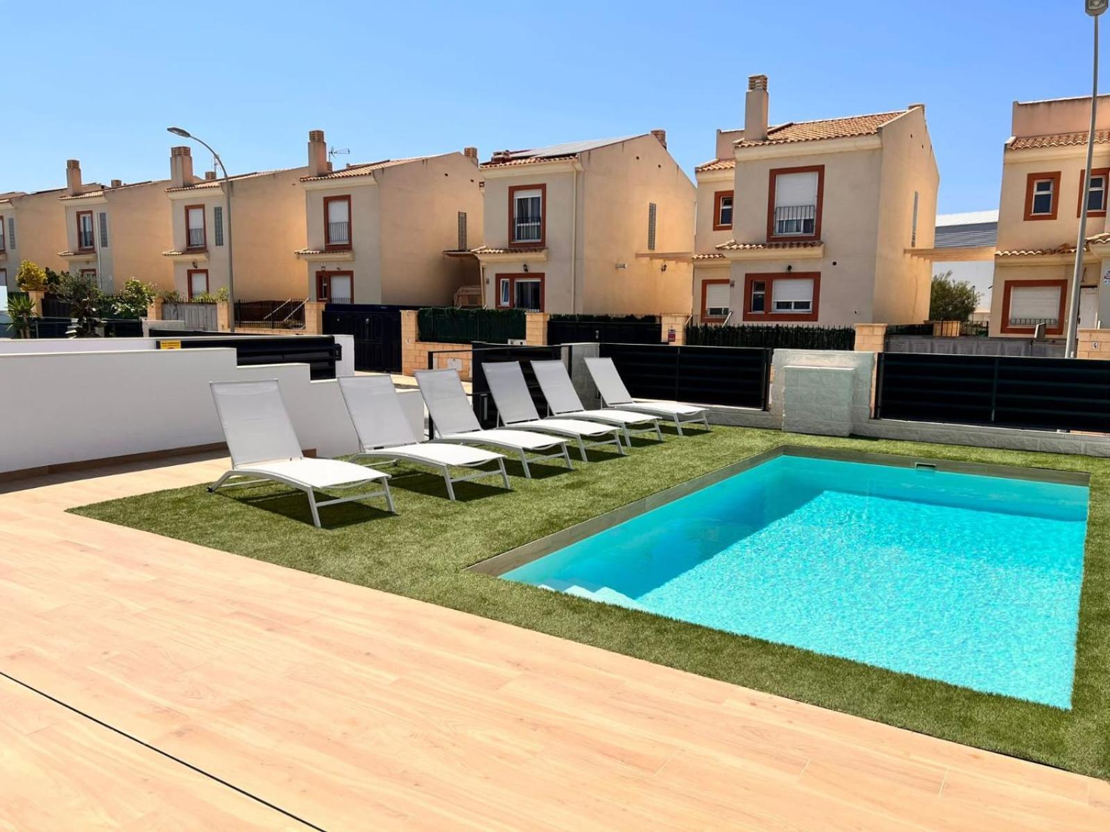 La Masion De Tout Seasonal Rental El Campello Esterno foto